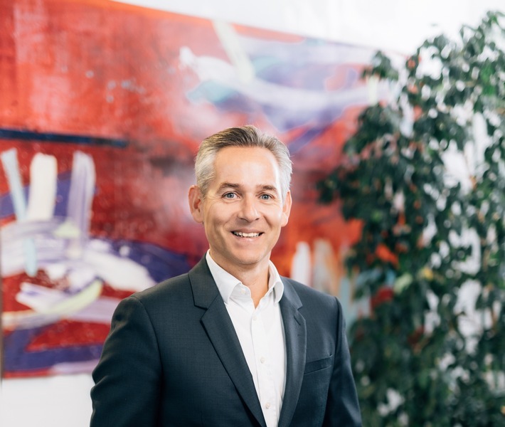 NTT DATA weitet Präsenz auf dem amerikanischen Markt deutlich aus -- itelligence | NTT DATA Business Solutions übernimmt My Supply Chain Group, LLC (MSCG) in den USA / "In den USA, einem unserer wichtigsten Märkte, expandieren wir durch die Übernahme von MSCG in einem strategisch wichtigen Marktsegment", berichtet Norbert Rotter, Vorstandsvorsitzender der itelligence | NTT DATA Business Solutions. "Der Supply-Chain-Markt steht in den USA an einem Wendepunkt. Vor allem mittelständische Unternehmen haben mittlerweile begonnen, die Digitalisierung und Optimierung ihrer Supply Chains vorantreiben. In diesem Zusammenhang ist MSCG für uns ein idealer Partner." / Weiterer Text über ots und www.presseportal.de/nr/24336 / Die Verwendung dieses Bildes ist für redaktionelle Zwecke honorarfrei. Veröffentlichung bitte unter Quellenangabe: "obs/itelligence AG/itelligence / Michael Adamski"