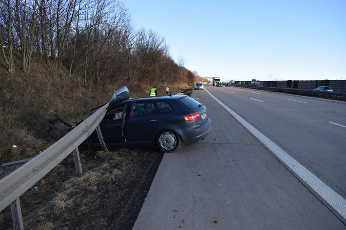 POL-HI: Verkehrsunfall auf der A 7 mit zwei verletzten Personen