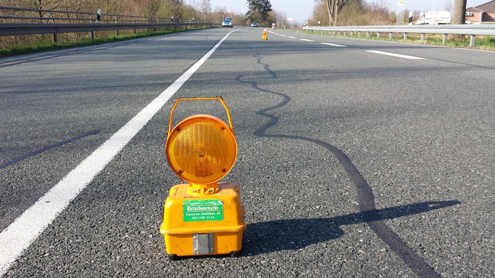 POL-HM: Fußgänger durch Verkehrsunfall lebensgefährlich verletzt - Bundesstraße 217 voll gesperrt