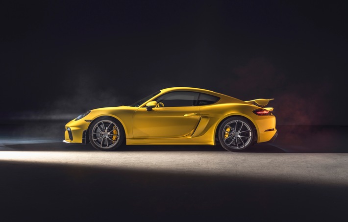 Neue Top-Sportler mit Saugmotor: Porsche 718 Spyder und 718 Cayman GT4 / Hungrig auf jede Kurve und optimiert für die Rundstrecke