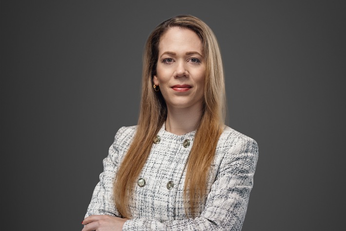 Private Equity: 65 Prozent der KI-Programme in Beteiligungsunternehmen übertreffen Ziele – doch nur 36 Prozent der Unternehmen setzen KI im laufenden Betrieb ein