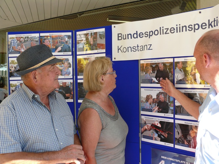 BPOLI-KN: Sicher in die Urlaubszeit: Bundespolizei informierte auf dem Wochenmarkt in Radolfzell