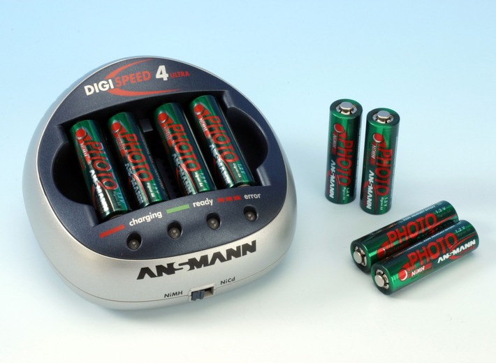 Ansmann Energy Gmbh - Energy-Power Zur Photokina 2004 / Ansmann DIGISPEED 4 ULTRA inkl. 4 NiMH-Mignon AA 2.400mAh Akkus