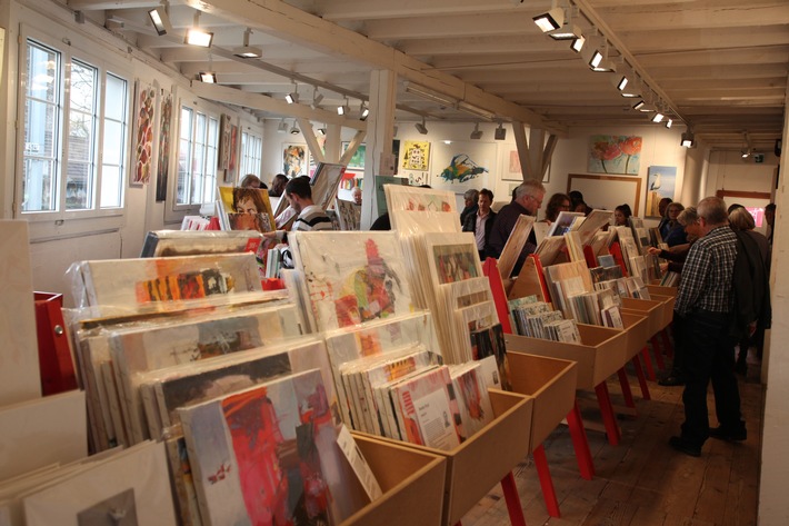 115 Kunstschaffende in Solothurn / Der 19. Schweizer Kunst-Supermarkt eröffnet mit 7000 Originalwerken