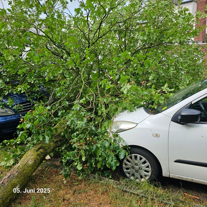 FW Bocholt: Drei wetterbedingte Einsätze nach Unwetter im Bocholter Norden