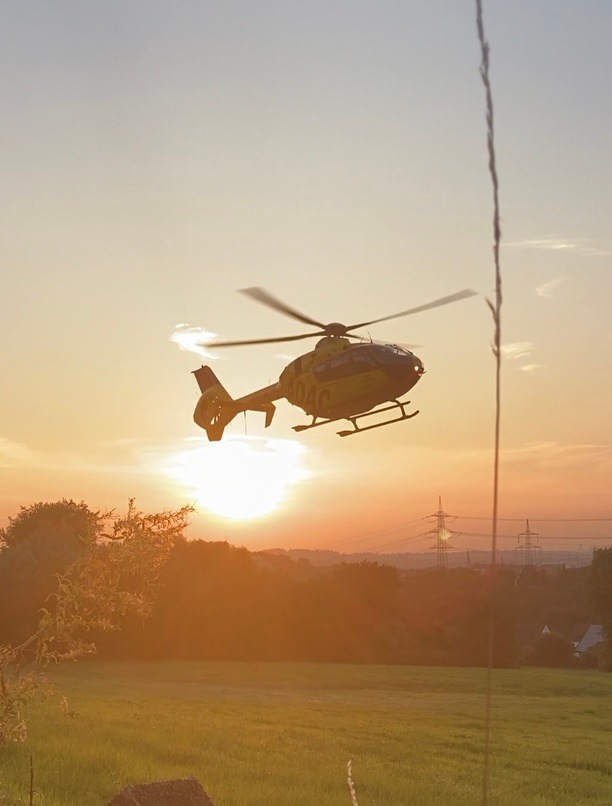 FW-EN: Rettungshubschrauber fliegt Kind nach Sturz in eine Kinderklinik