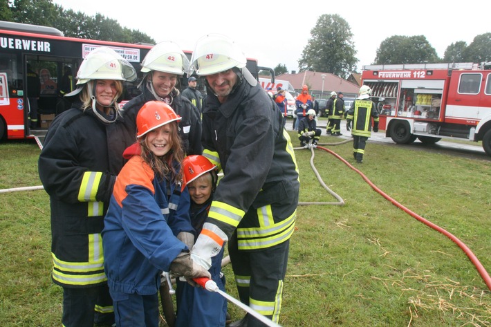 FW-LFVSH: Feuerwehren auf dem Schleswig-Holstein-Tag