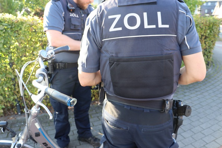HZA-MS: Zoll stoppt Fahrrad-Drogenkurier bei Gronau / Schmuggel von gut 180 g Heroin und 100 g Streckmittel vereitelt - Mann in U-Haft