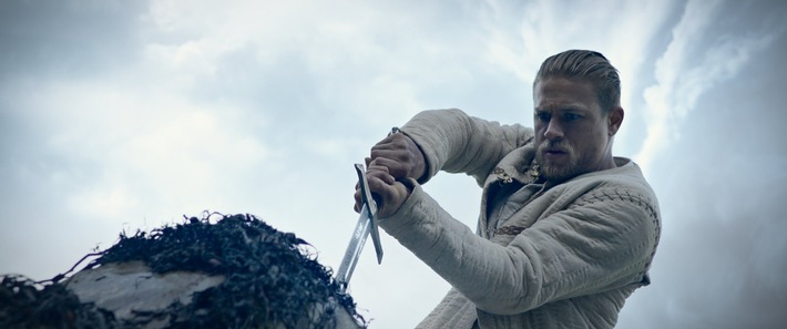 Wunder geschehen in der ProSieben Premiere "King Arthur" am Zweiten Weihnachtstag