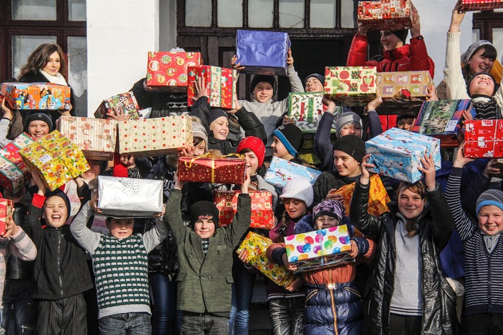 91&#039;102 Weihnachtspäckli für Osteuropa / «Aktion Weihnachtspäckli 2014»: Die Marke von 90&#039;000 erstmalig überschritten, ein starkes Zeichen praktischer Solidarität (BILD)
