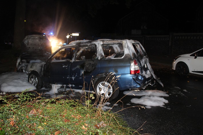 POL-GE: Fünf Autos bei Unfall in Ückendorf beschädigt - Verursacher ist flüchtig