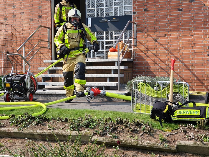 FW-Dorsten: +++ Kinderzimmer in Vollbrand +++