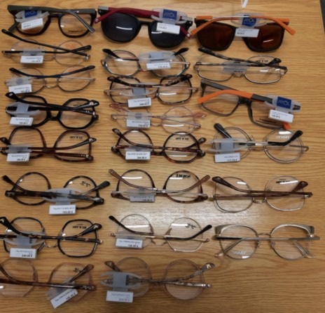 BPOL NRW: Jugendlicher mit 22 gestohlenen Markenbrillen von Bundespolizei gestellt - Wert von über 3600,- Euro