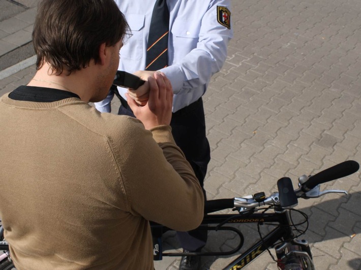 POL-PDLU: betrunkener Radfahrer verunfallt