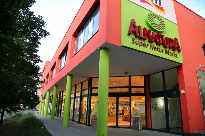 Alnatura: Starker Kundenzuspruch führt zu neuem Umsatzrekord / Alnatura ist beliebteste Lebensmittelmarke Deutschlands
