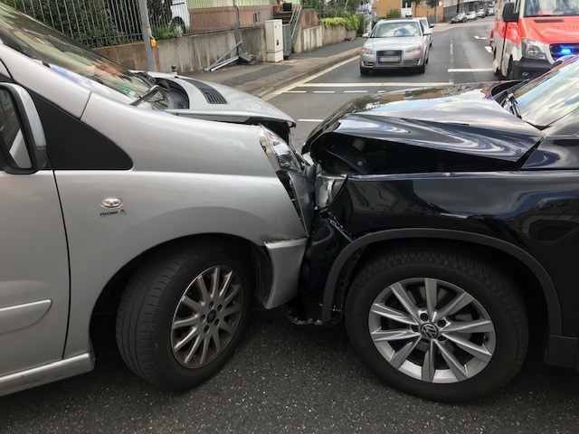 POL-PDNW: Bei Verkehrsunfall leicht verletzt