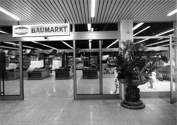 Globus Baumarkt_Gensingen_1982.jpg