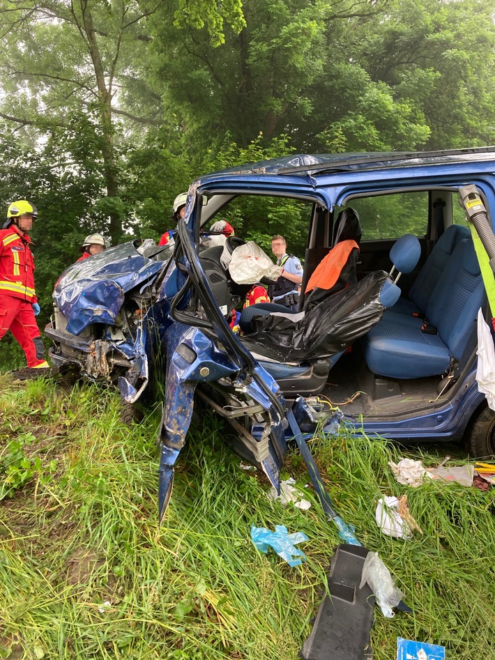 POL-SO: Nachtrag: Pkw-Fahrer schwer verletzt