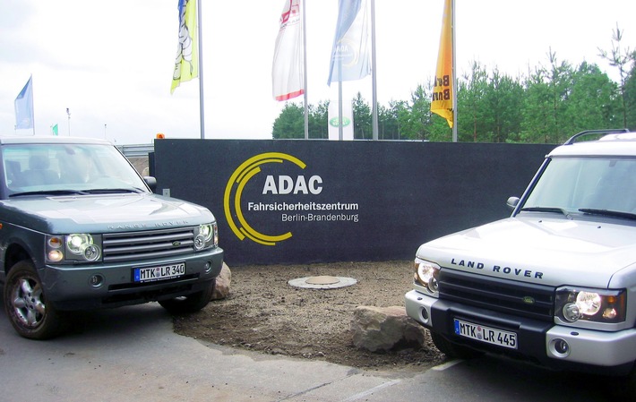 Land Rover unterstützt ADAC OFF- ROAD