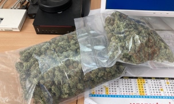 POL-GÖ: (181/2021) Drogenfund bei Verkehrskontrolle - Autobahnpolizei beschlagnahmt rund 600 Gramm Marihuana