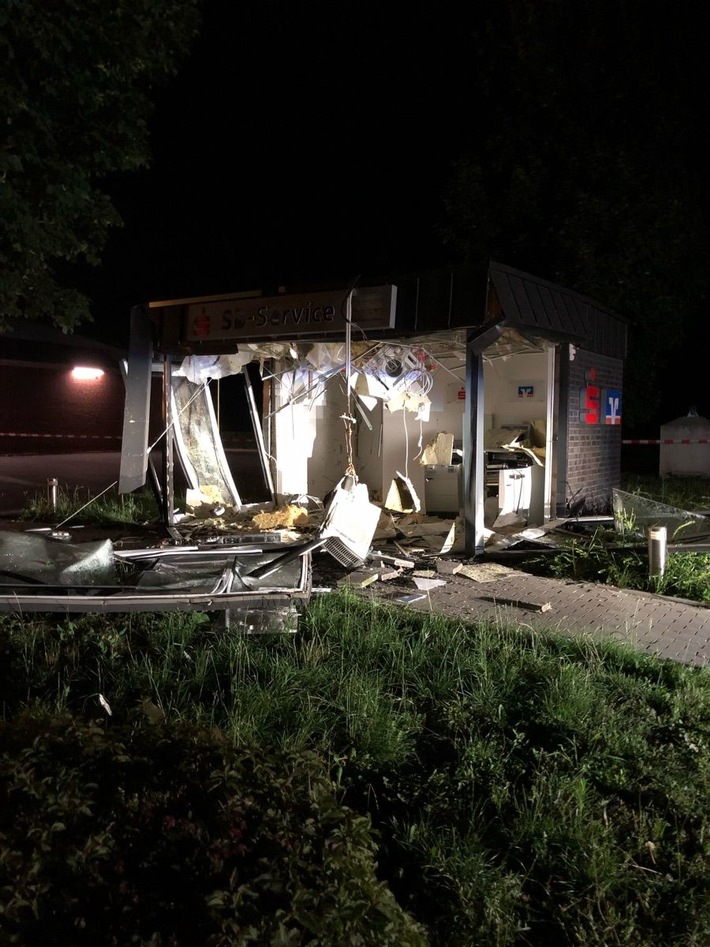 POL-COE: Senden, Bösensell, Bahnhofstraße/Geldautomat gesprengt