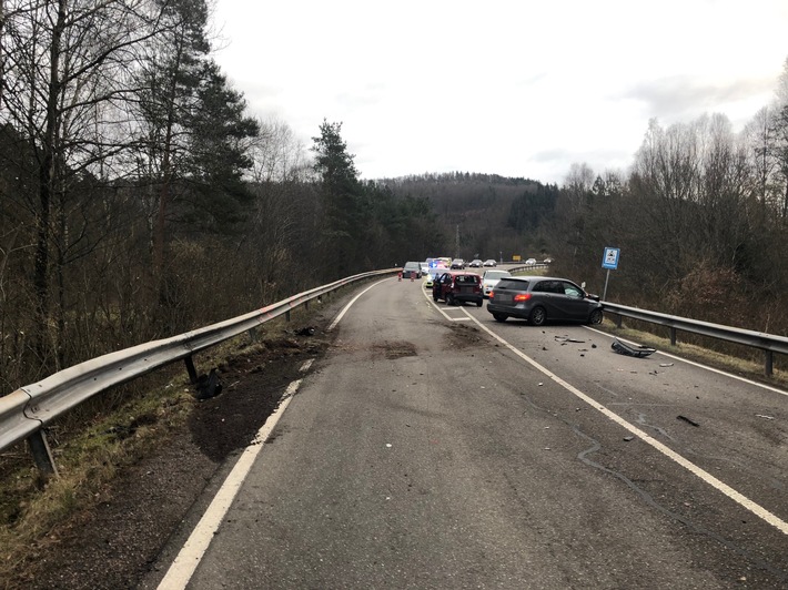 POL-PDPS: Verkehrsunfall mit Verletzten