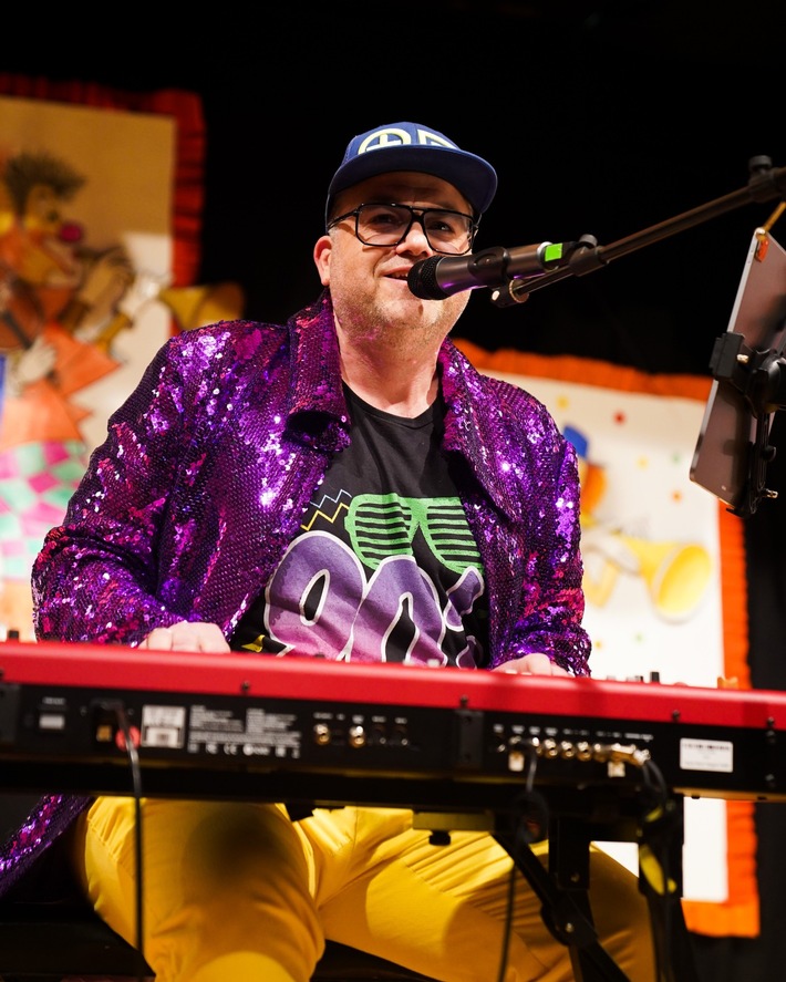 Die Fastnacht in Rheinland-Pfalz ist in Gefahr, weil Menschen, Geld und Engagement fehlen   Radio-Moderator “Kunze” hat deshalb die „Fastnachtsretter“ ins Leben gerufen und findet große Zustimmung im ganzen Land  Erste Auftritte im Westerwaldkreis, i