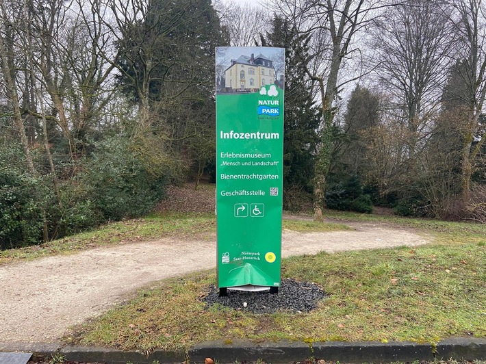POL-PDTR: Hinweistafel des Naturpark Saar-Hunsrück durch Unfallflucht beschädigt