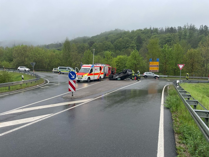 LPI-NDH: Kollision im Kreuzungsbereich - zwei Personen verletzt