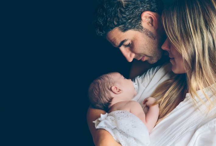 Kolpingwerk fordert zwei Wochen Vaterzeit um die Geburt