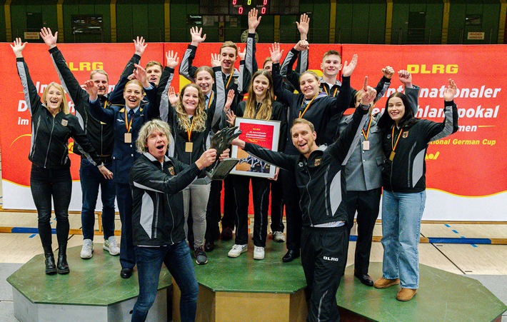 DLRG Nationalteam gewinnt 30. Internationalen Deutschlandpokal im Rettungsschwimmen