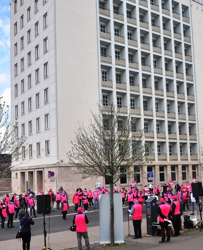 Vor dem Landtag in Erfurt 1. mai 2021 - KME_5238.JPG