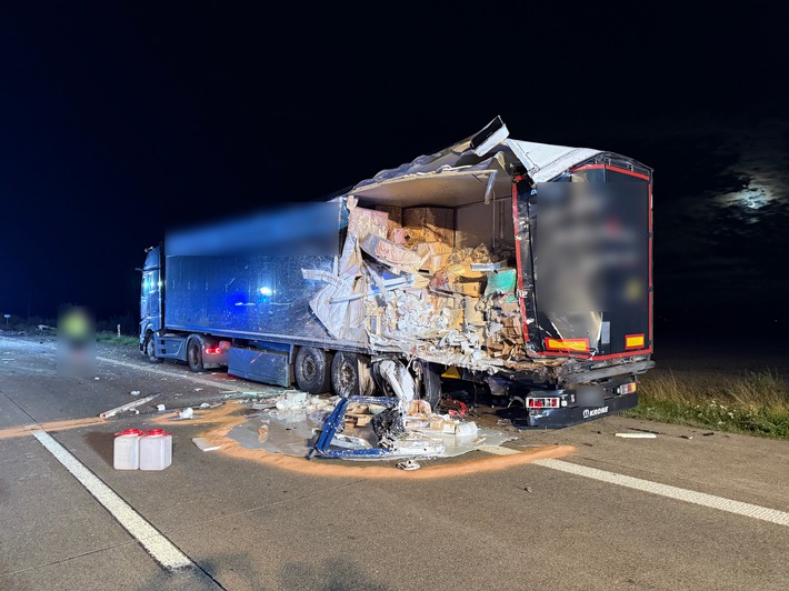 API-TH: Kollision mit Pannen-Sattelzug