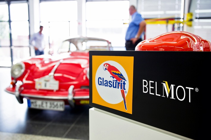 Pressemitteilung: Neue Kooperation stärkt Oldtimer-Netzwerk - Glasurit und BELMOT besiegeln Kooperationsvertrag