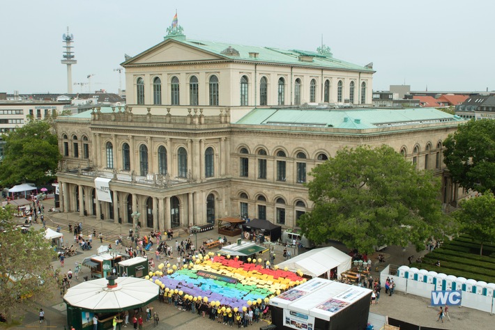 Liebe ist kein Verbrechen! - Amnesty-Jahresversammlung in Hannover setzt Zeichen für die Rechte von LGBTI