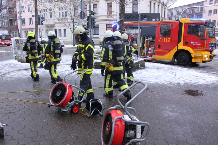 FW-BO: FW-BO: Feuer in einem Kosmetikstudio (Altstadt)