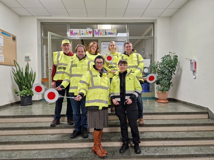 POL-GS: Polizei und Verkehrswacht Goslar bilden erste Verkehrshelfer aus