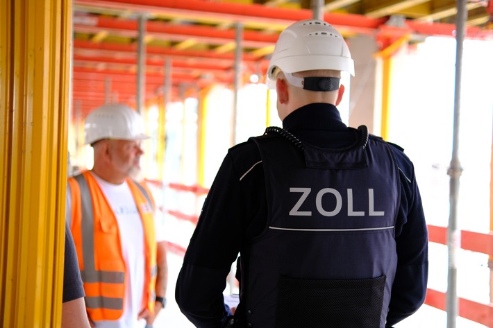HZA-RO: Bundesweite Schwerpunktprüfung gegen Schwarzarbeit / Zoll nimmt Baubranche ins Visier /