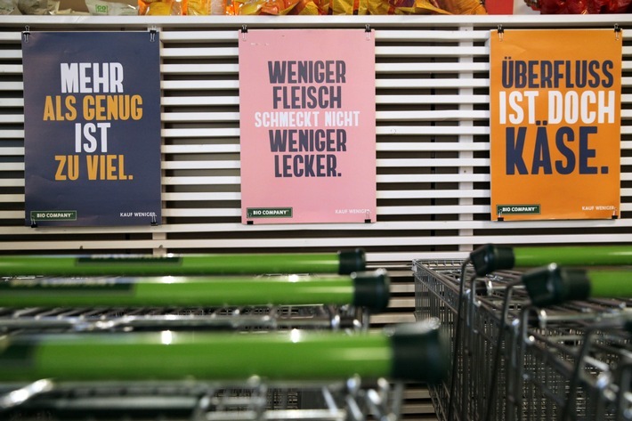 BIO COMPANY fordert zu weniger Konsum auf und lässt die Kunden am 24. September den Preis ihres Einkaufs selbst entscheiden. Weiterer Text über ots und www.presseportal.de/nr/136512 / Die Verwendung dieses Bildes ist für redaktionelle Zwecke honorarfrei. Veröffentlichung bitte unter Quellenangabe: "obs/Dorothea Tuch für BIO COMPANY"