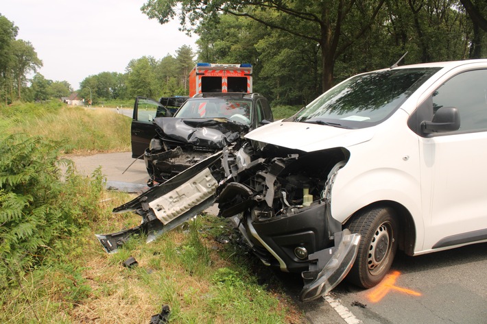 POL-KLE: Geldern - Verkehrsunfall / Kollision beim Abbiegen