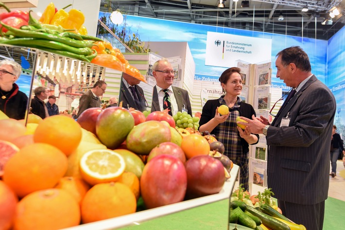 Grüne Woche 2017: "Landwirtschaft in der Mitte der Gesellschaft" - Sonderschau des Bundesministeriums für Ernährung und Landwirtschaft in Halle 23a