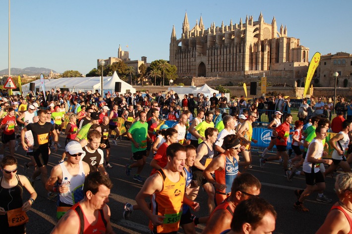TUI Marathon Palma de Mallorca wird noch internationaler / Teilnehmer-rekord bei der 8. Auflage / TUI spendet 25.000 Euro für Kinder (mit Bild)