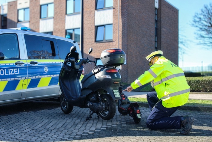 POL-AC: Neues Versicherungskennzeichen ab 1. März 2026 - "Aus Grün wird Schwarz"