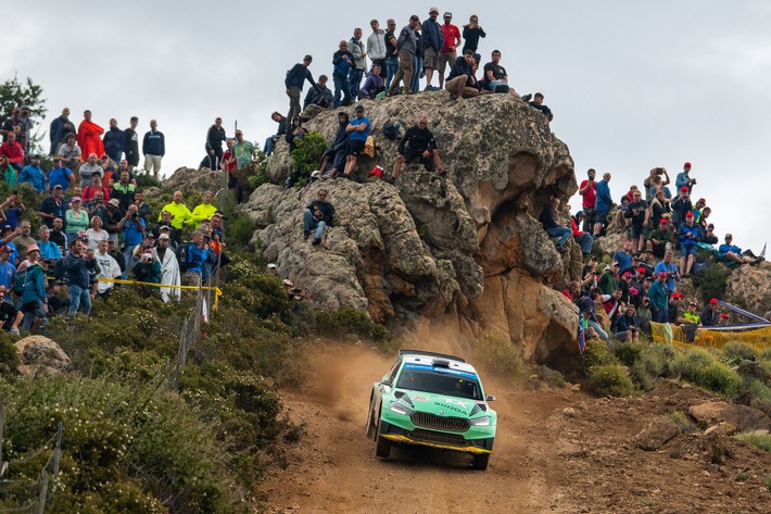 Rallye Italien-Sardinien: Andreas Mikkelsen/Torstein Eriksen gewinnen im Škoda Fabia RS Rally2 die WRC2-Wertung