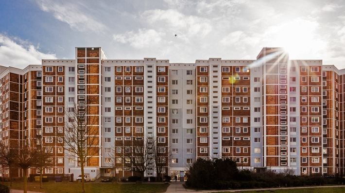 RTL II am Dienstag: Starker Auftakt von "Hartz und herzlich - Der Blockmacherring von Rostock"