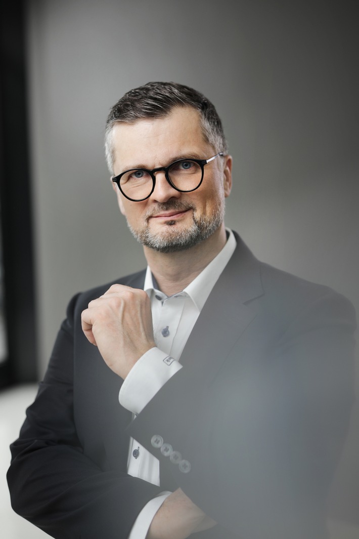 Christian Polenz übernimmt Vorstandsvorsitz der TeamBank von Frank Mühlbauer