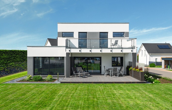 Homestory: Eigenheim im Bauhaus-Stil / WeberHaus