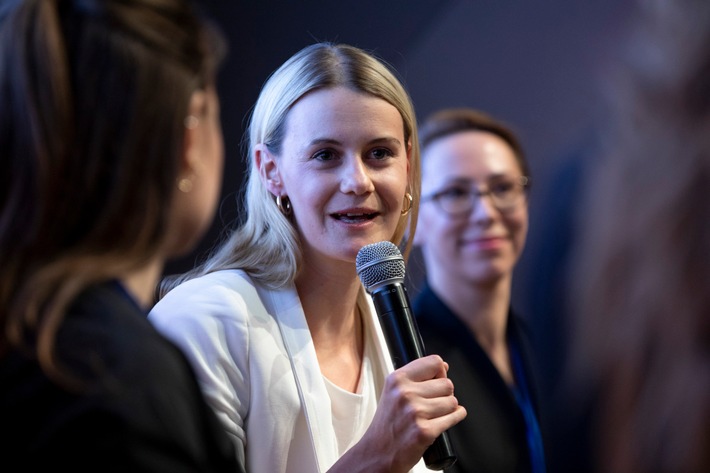 Unternehmerinnen mehr Sichtbarkeit verleihen: AmCham Germany Female Founders Award - Bewerbungsphase läuft noch bis zum 7. März 2021