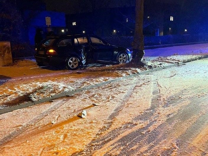 POL-BI: Falsche Kennzeichen am Unfallauto
