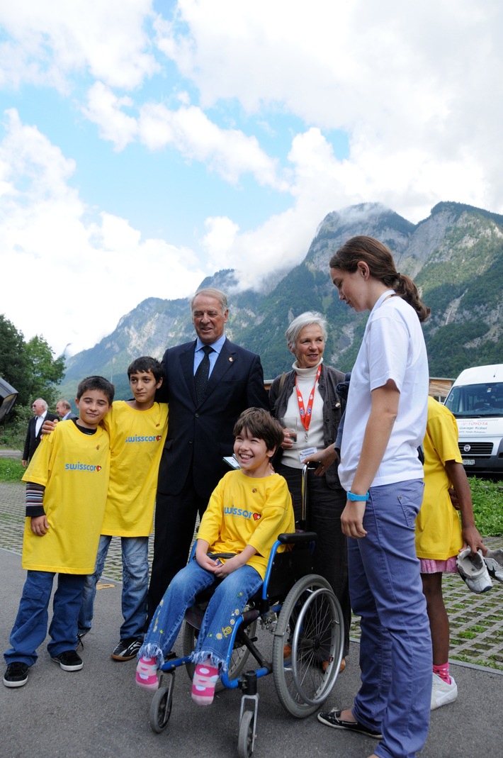 Les 77 enfants du 12e camp médicalisé swisscor sont rentrés en Macédoine après deux semaines passées au Centre de Recrutement de l&#039;Armée à Mels (SG)